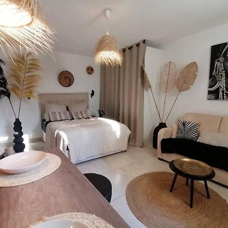 Superbe Studio Ethnique Apartment Hyères Екстериор снимка