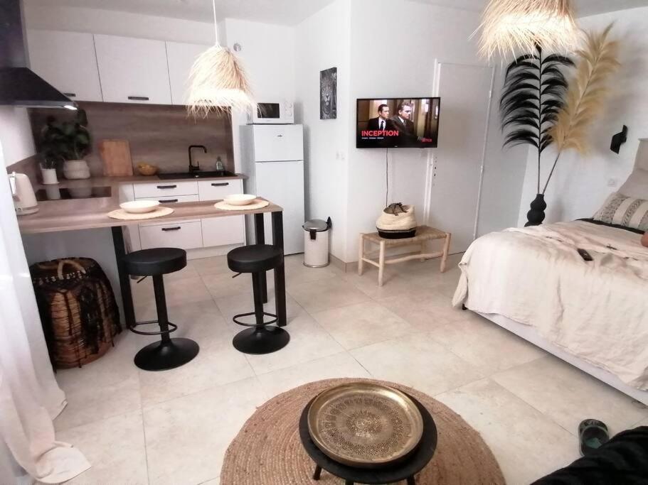 Superbe Studio Ethnique Apartment Hyères Екстериор снимка